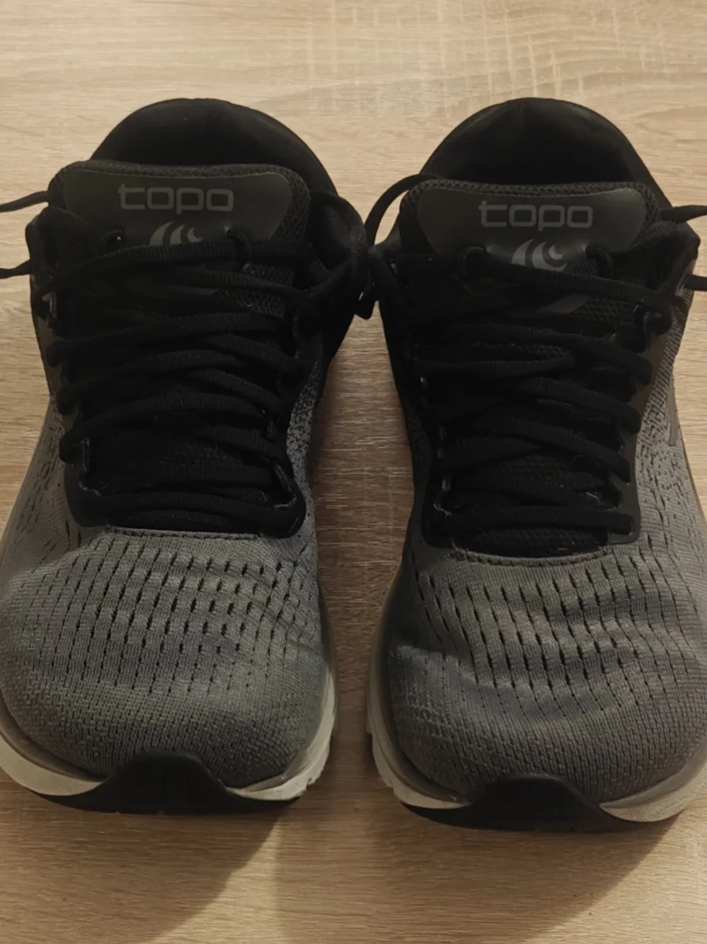 Topo Athletic Magnifly 5 Women’s Size 8 Gray Road Running Walking Shoes Comfort